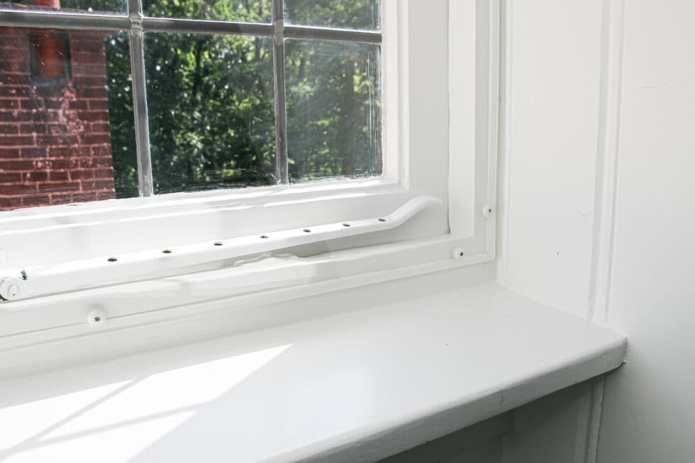 Guida passo-passo per l’installazione fissa con viti