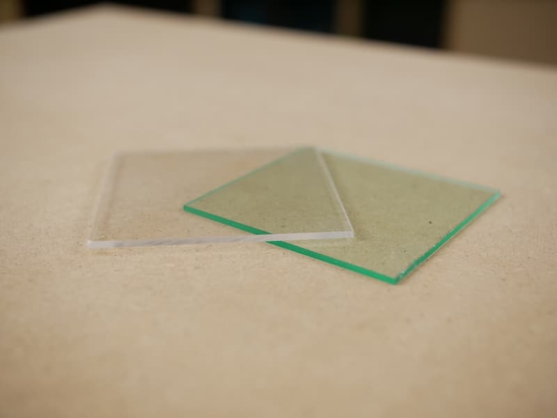 Differenze vetro e pannello in plexiglas