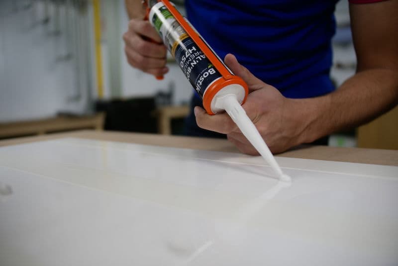 Incollaggio plexiglass