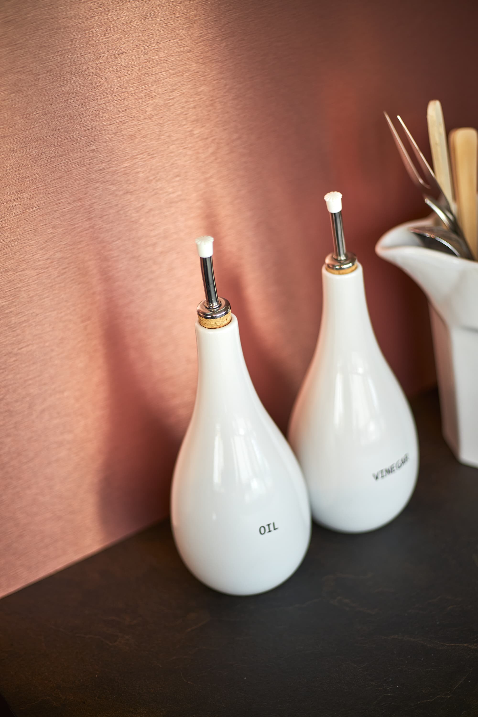 Montaggio del paraschizzi della cucina: come fare | Pannelliplastica.it