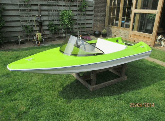 Ruit-voor-een-speedboot-van-poly