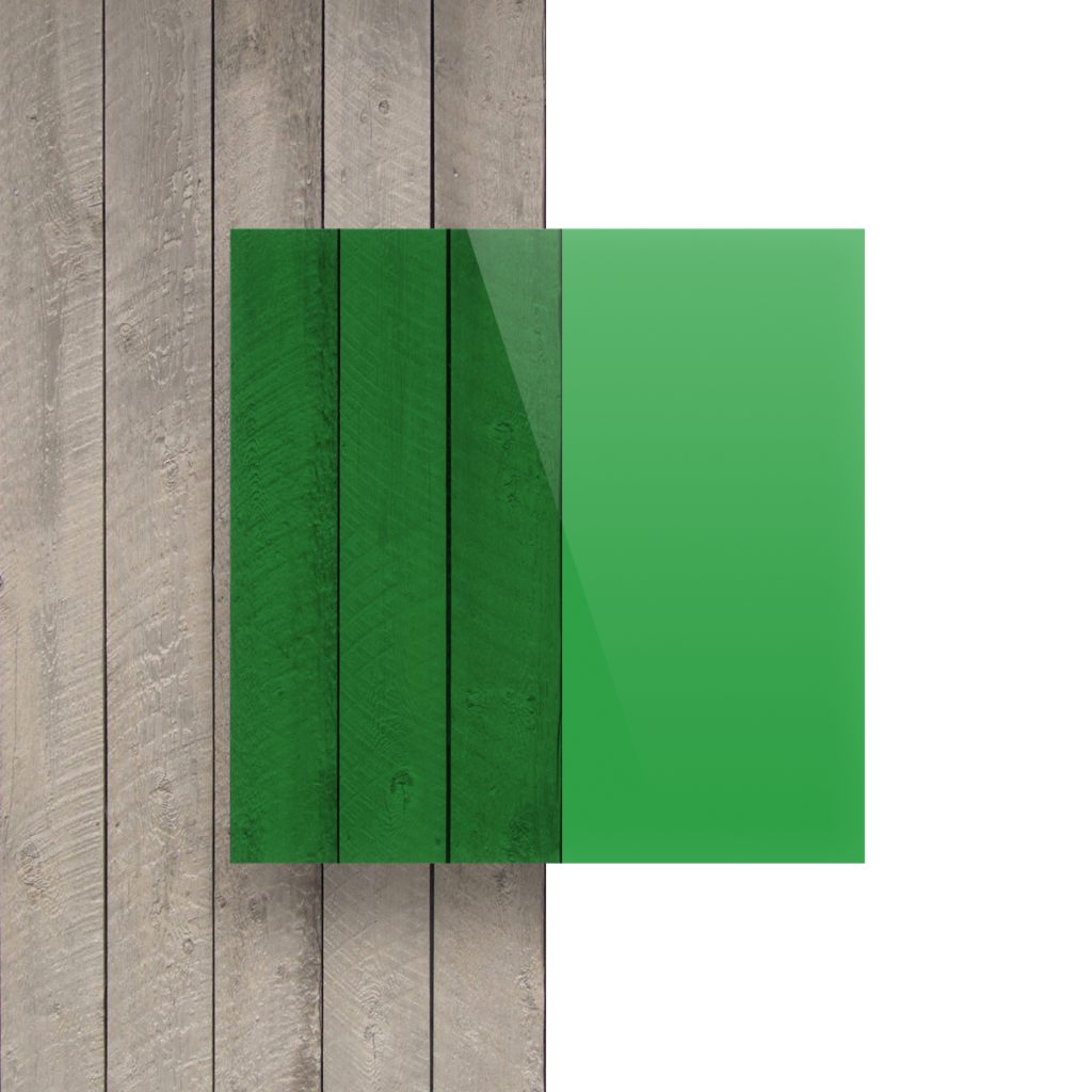 Vista frontale del pannello plexiglass verde trasparente